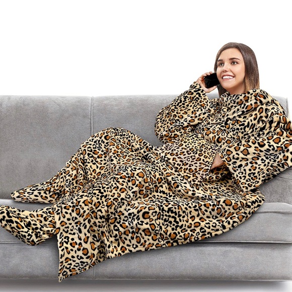 PAVILIA Fleece Blanket with Sleeves and Foot Pockets for Women, Wearable Blanket - Picture 2 of 2